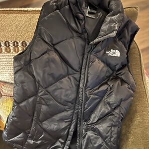 The North Face Women's S Quilted Puffer Vest 550 Black Full Zip